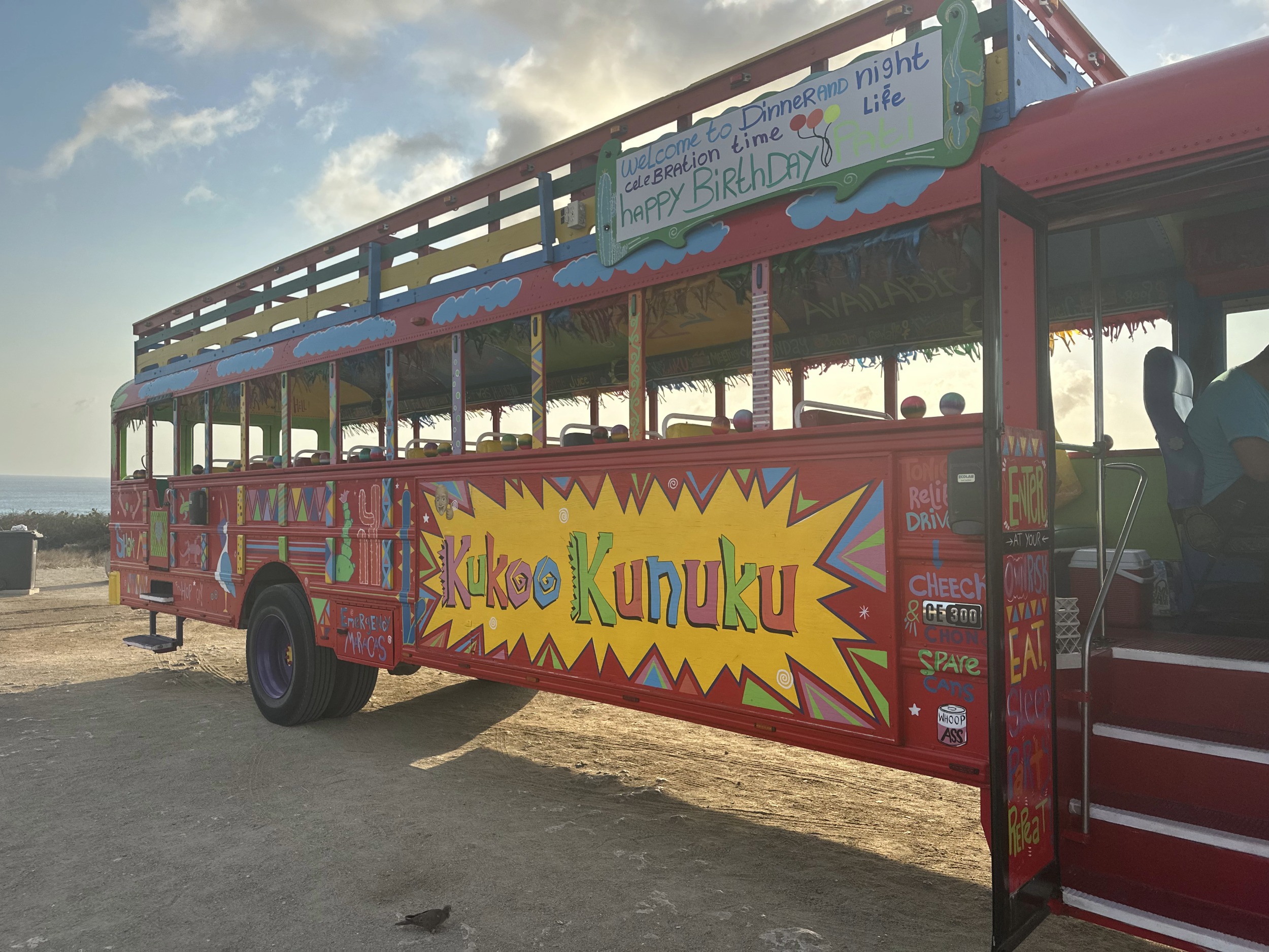 Kukoo Kunuku party bus night out on Aruba